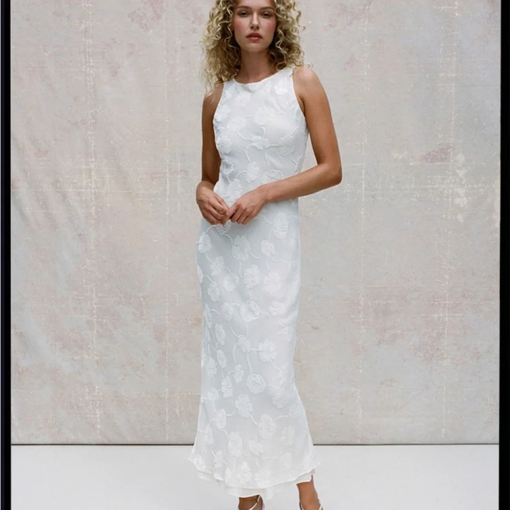 Realisation Par The Carla Dress - Picture 2 of 14